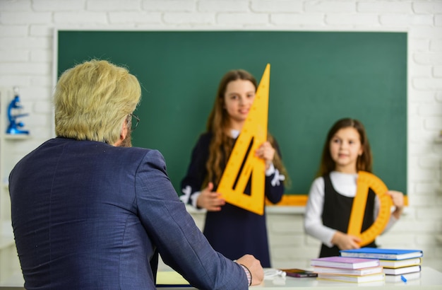 Pedagog szkolny jakie kwalifikacje powinien mieć, aby dobrze pełnić swoją rolę