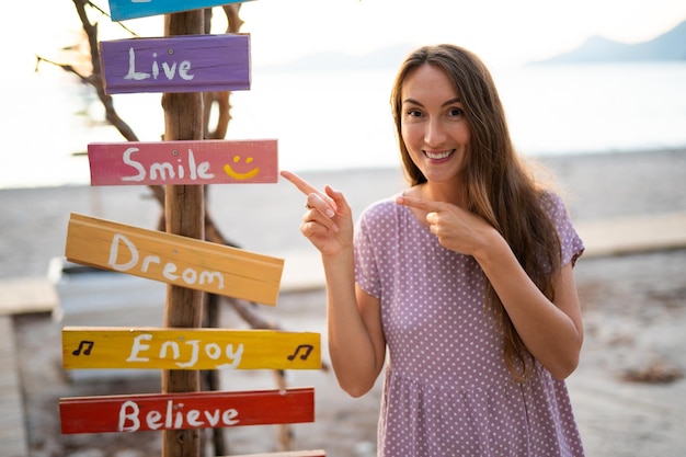 Ile zarabia tłumacz przysięgły języka hiszpańskiego i czego można się spodziewać?