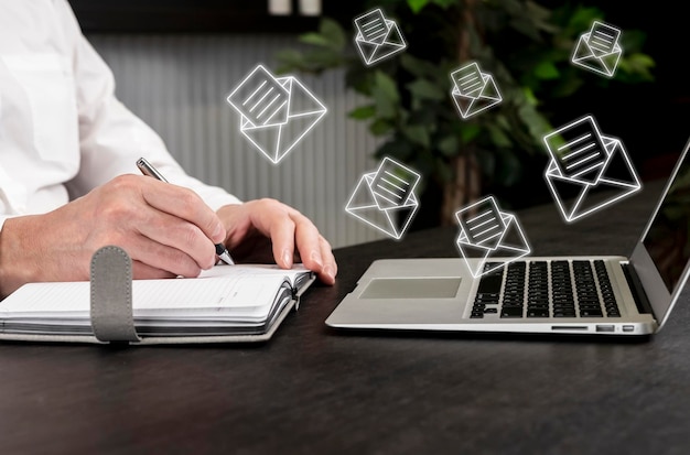 Jak poprawnie napisać e-mail wzór, który zrobi dobre wrażenie?