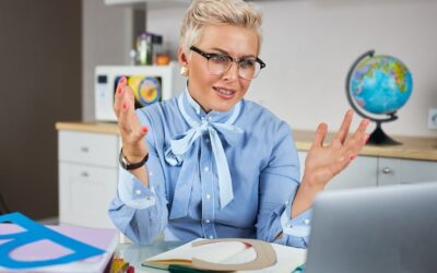 Tłumacz symultaniczny co to znaczy i dlaczego warto go znać