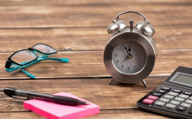 Jak zaoszczędzić godzinę dziennie dzięki sprawnemu zarządzaniu czasem?